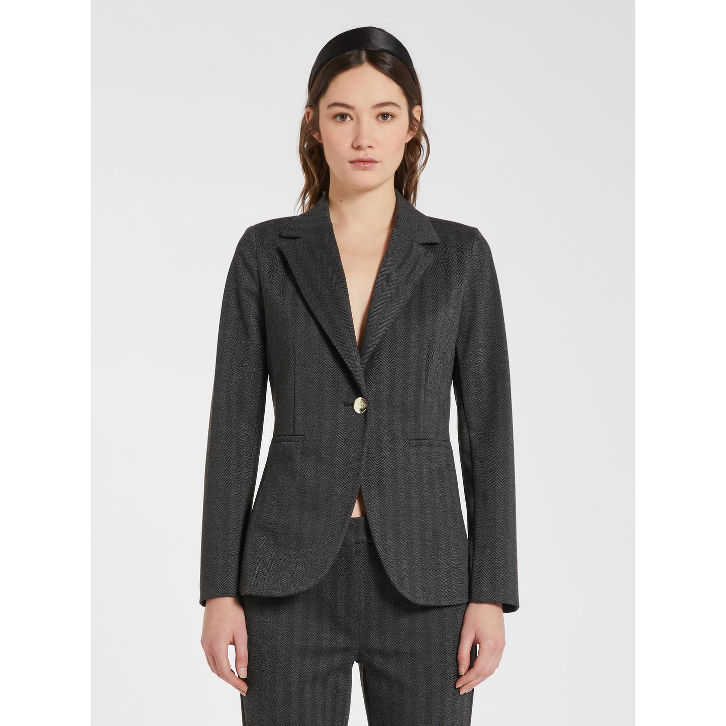 i BLUES 1 PERFORMING