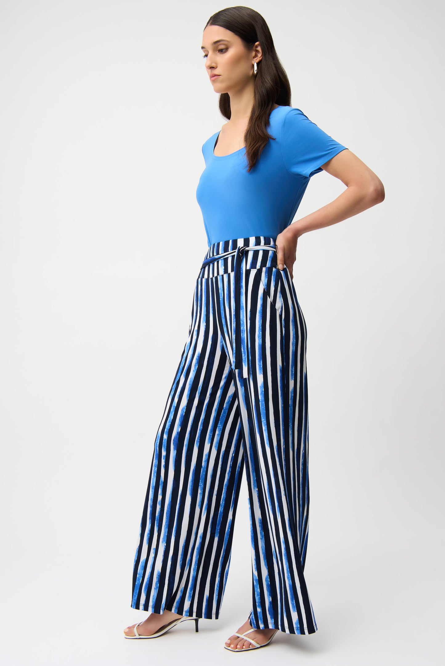 Joseph Ribkoff - Pantaloni a Gamba Larga in Maglia Effetto Seta a Righe - 261292