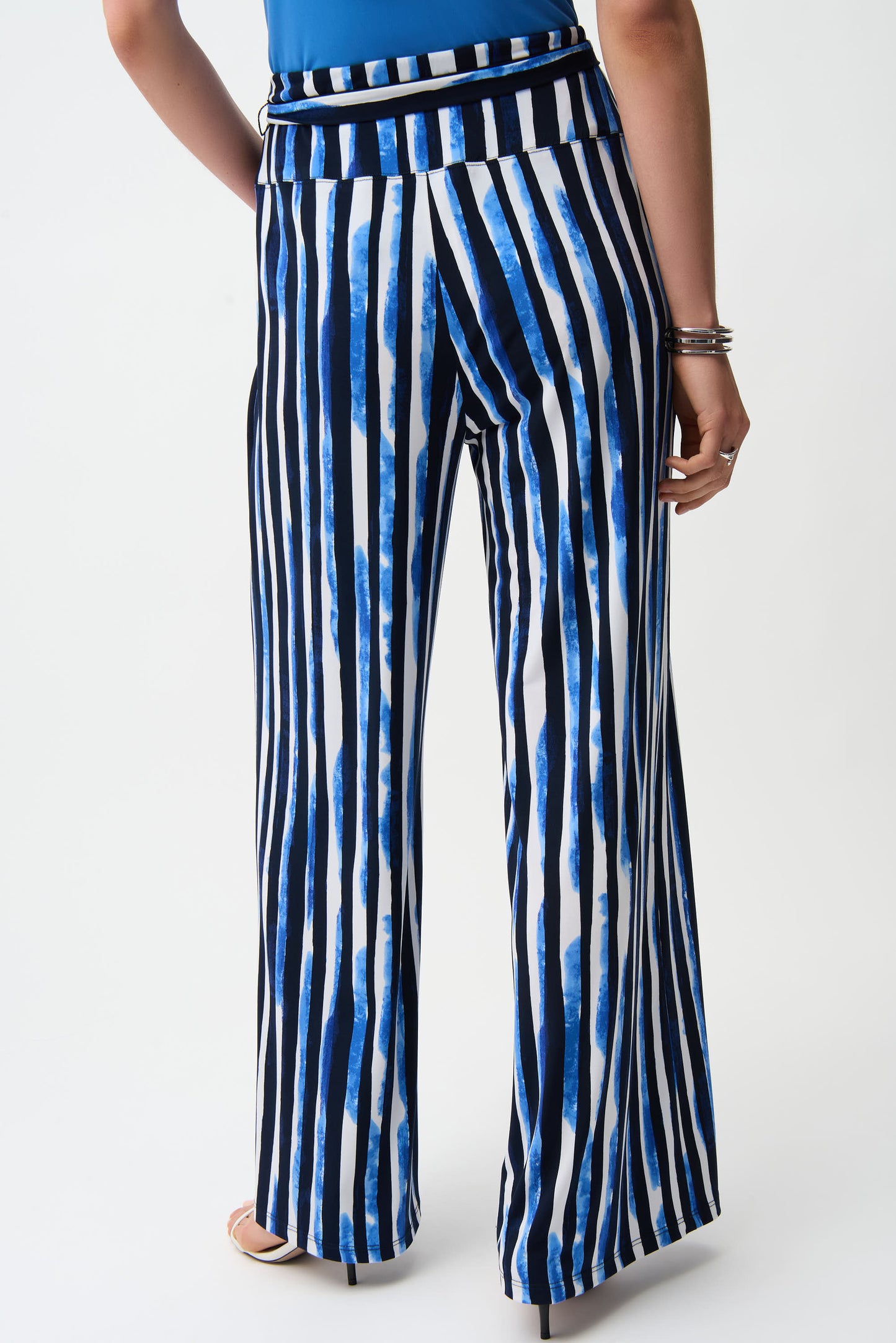 Joseph Ribkoff - Pantaloni a Gamba Larga in Maglia Effetto Seta a Righe - 261292